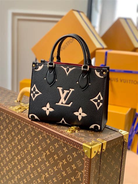 louis vuitton onthego pm bag.